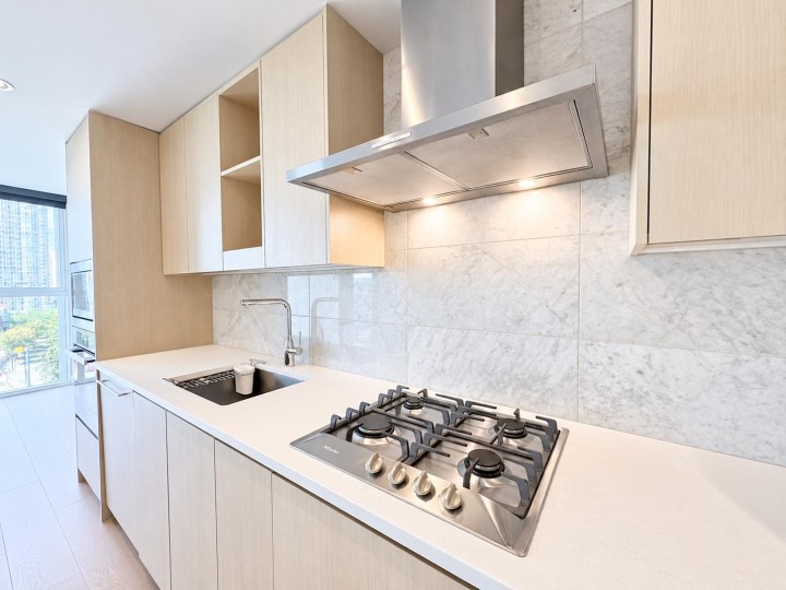 Photo 5 at 886 - 87 Nelson Street, Yaletown, Vancouver West