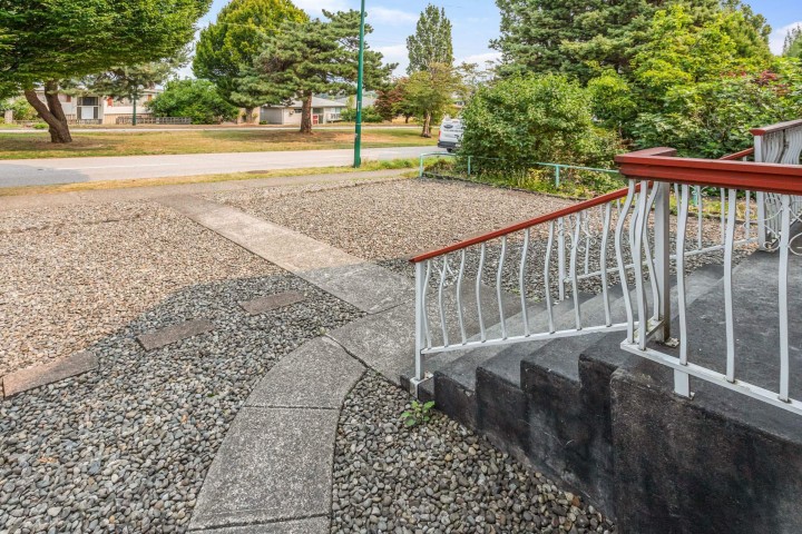 Photo 2 at 3148 E 1st Avenue, Renfrew VE, Vancouver East