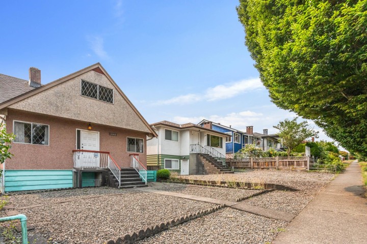 Photo 3 at 3148 E 1st Avenue, Renfrew VE, Vancouver East
