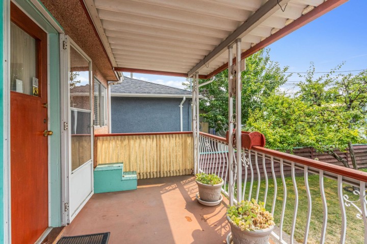 Photo 19 at 3148 E 1st Avenue, Renfrew VE, Vancouver East
