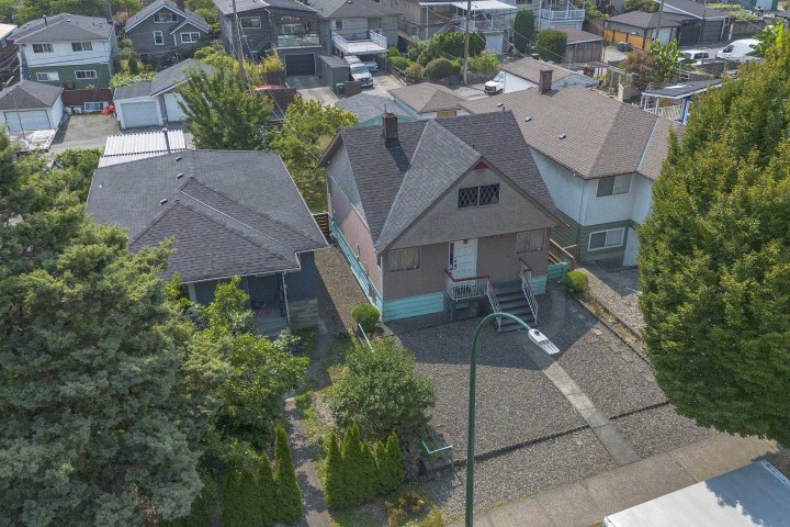 Photo 4 at 3148 E 1st Avenue, Renfrew VE, Vancouver East