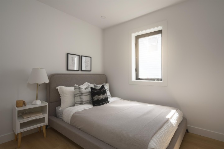 Photo 10 at 920 E 16th Avenue, Fraser VE, Vancouver East