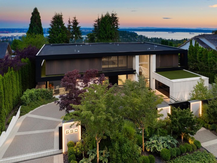 Photo 2 at 690 Knockmaroon Road, British Properties, West Vancouver