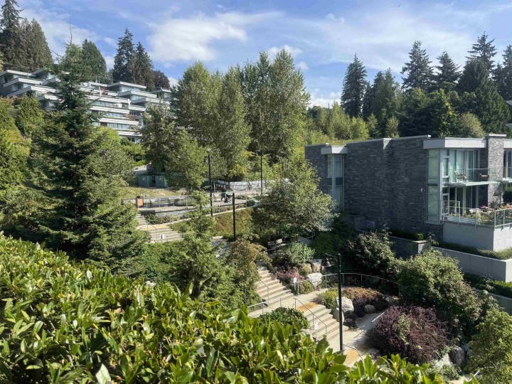 Photo 33 at 402 - 866 Arthur Erickson Place, Park Royal, West Vancouver