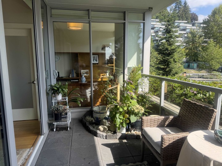 Photo 31 at 402 - 866 Arthur Erickson Place, Park Royal, West Vancouver