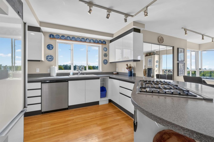 Photo 10 at 9 - 2128 W 43rd Avenue, Kerrisdale, Vancouver West