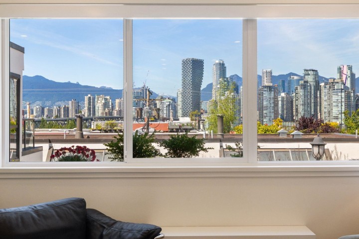 Photo 5 at 11 - 1214 W 7th Avenue, Fairview VW, Vancouver West