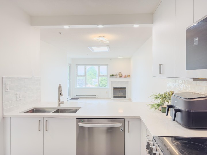 Photo 1 at 311 - 4893 Clarendon Street, Collingwood VE, Vancouver East