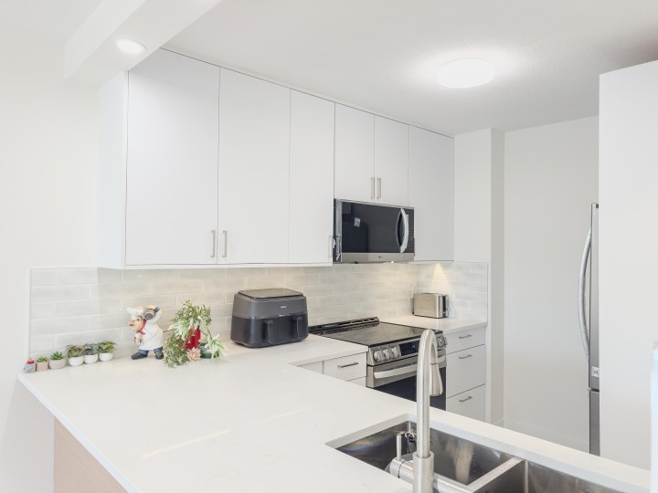 Photo 4 at 311 - 4893 Clarendon Street, Collingwood VE, Vancouver East