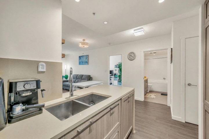 Photo 4 at 504 - 5598 Ormidale Street, Collingwood VE, Vancouver East