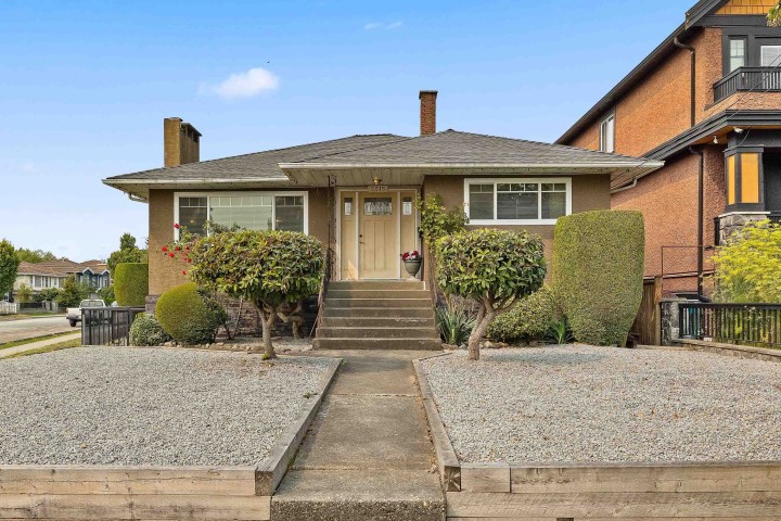 Photo 1 at 2515 E 45th Avenue, Killarney VE, Vancouver East