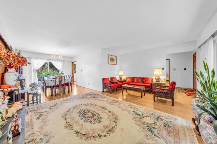 Photo 5 at 580 W 64th Avenue, Marpole, Vancouver West