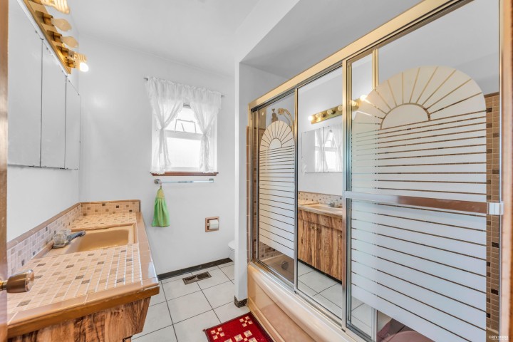 Photo 19 at 580 W 64th Avenue, Marpole, Vancouver West
