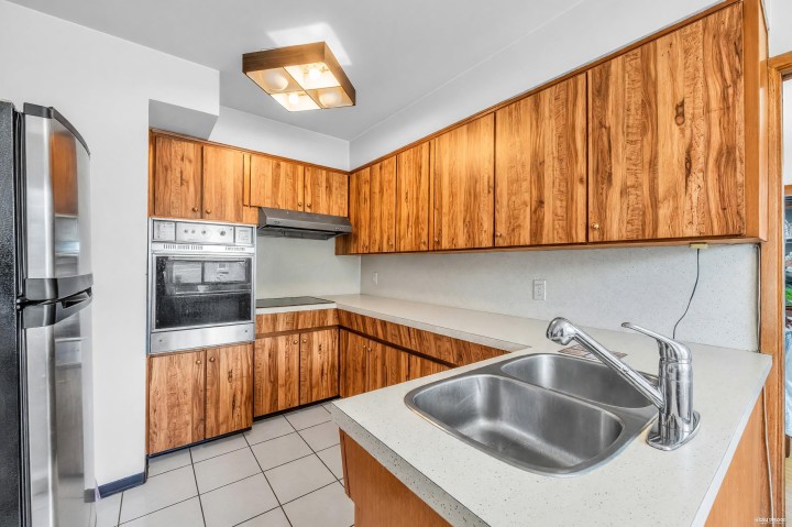 Photo 25 at 580 W 64th Avenue, Marpole, Vancouver West