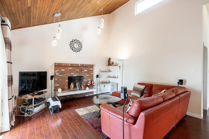 Photo 9 at 6496 Quebec Street, Main, Vancouver East