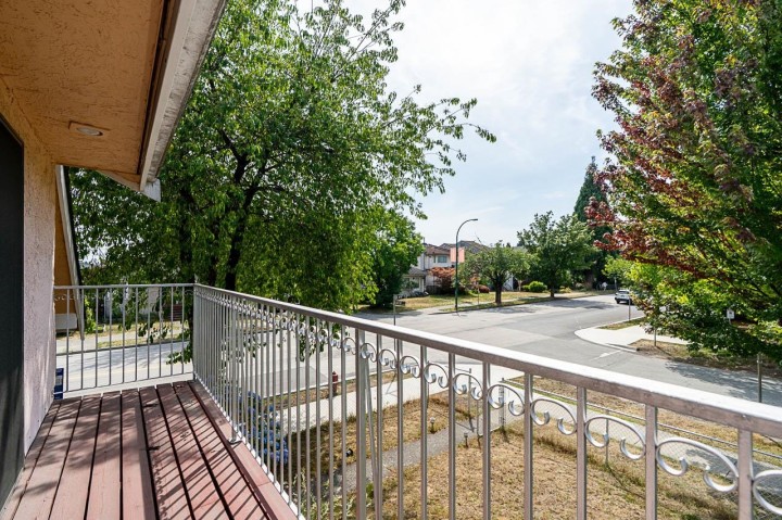Photo 11 at 6496 Quebec Street, Main, Vancouver East