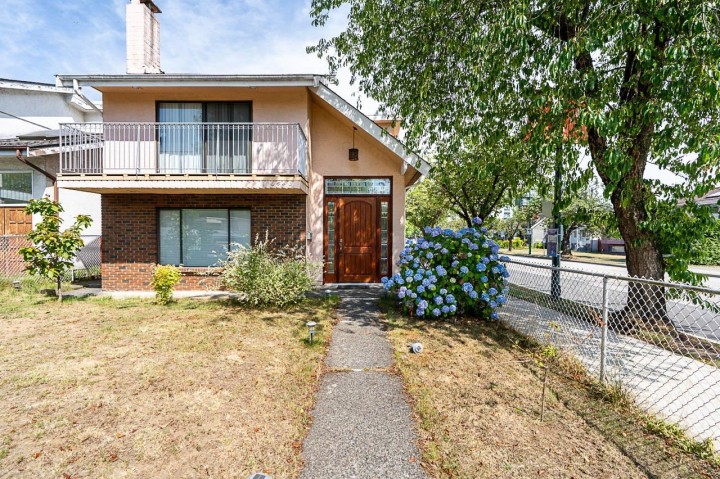 Photo 4 at 6496 Quebec Street, Main, Vancouver East