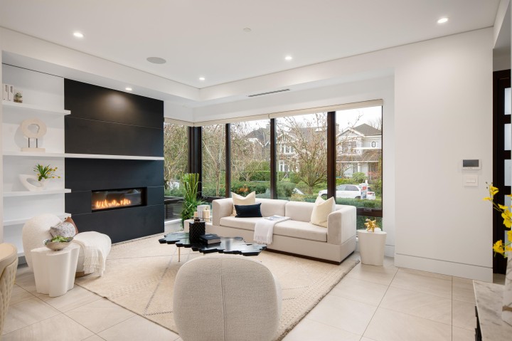 Photo 2 at 3953 W 21st Avenue, Dunbar, Vancouver West