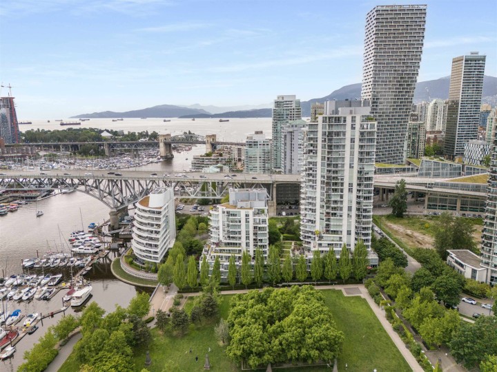Photo 33 at 605 - 633 Kinghorne Mews, Yaletown, Vancouver West
