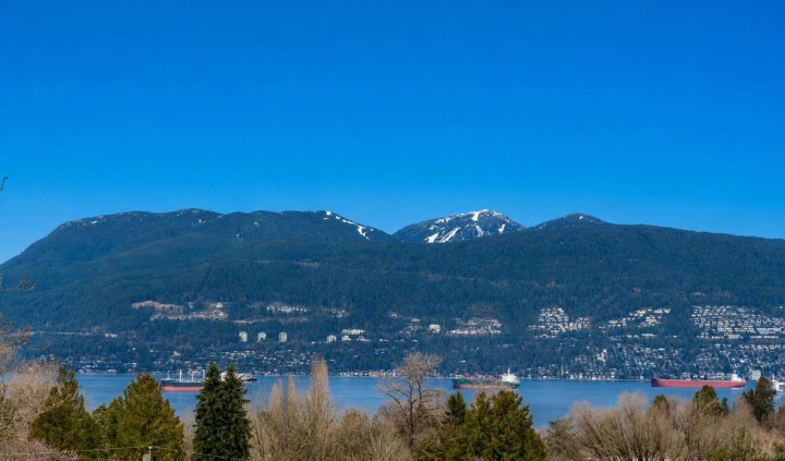 Photo 1 at 3955 W Broadway, Point Grey, Vancouver West