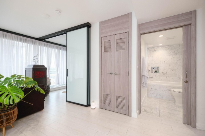 Photo 8 at 905 - 1768 Cook Street, False Creek, Vancouver West