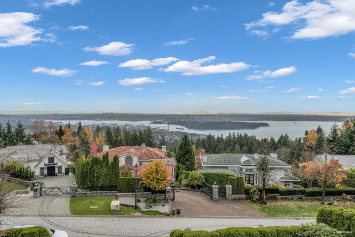 Photo 2 at 1525 Errigal Place, Canterbury WV, West Vancouver