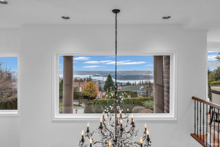 Photo 6 at 1525 Errigal Place, Canterbury WV, West Vancouver