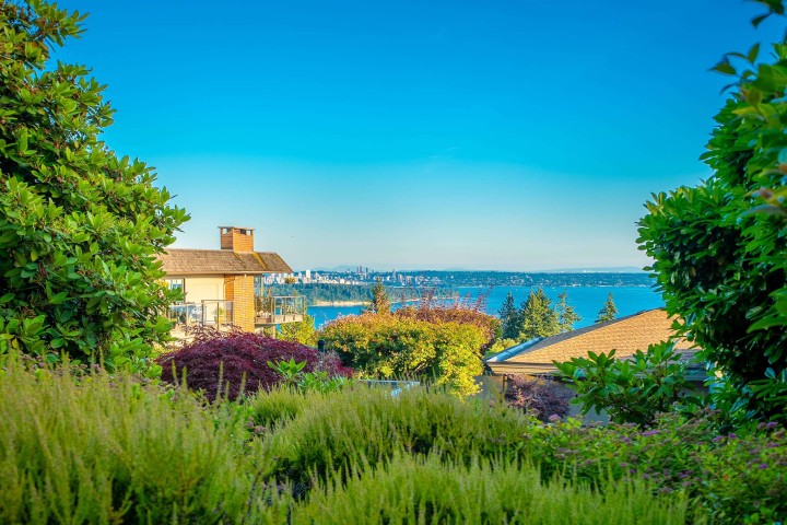 Photo 3 at 18 - 2214 Folkstone Way, Panorama Village, West Vancouver