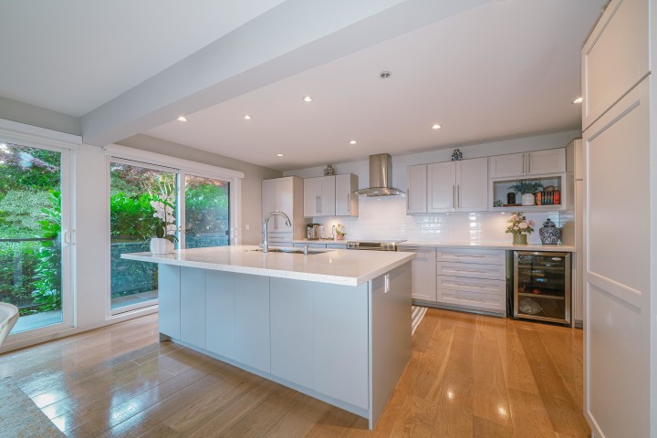 Photo 14 at 18 - 2214 Folkstone Way, Panorama Village, West Vancouver