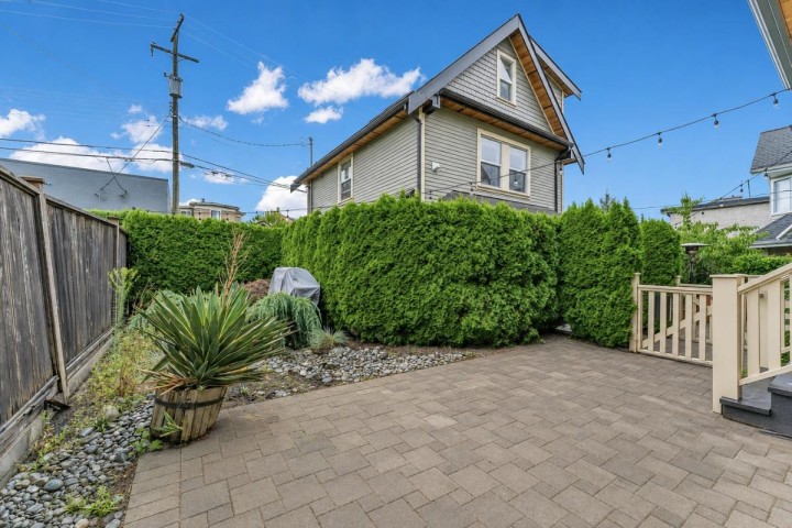 Photo 19 at 2 - 1136 E Pender Street, Strathcona, Vancouver East