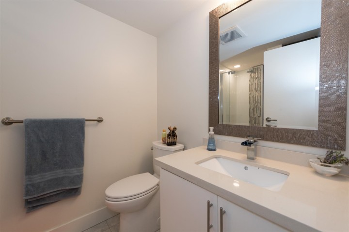 Photo 11 at 303 - 1625 Hornby Street, Yaletown, Vancouver West