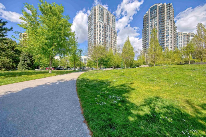 Photo 2 at 2009 - 5380 Oben Street, Collingwood VE, Vancouver East