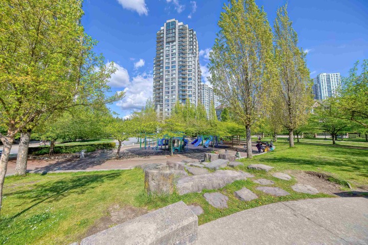 Photo 5 at 2009 - 5380 Oben Street, Collingwood VE, Vancouver East