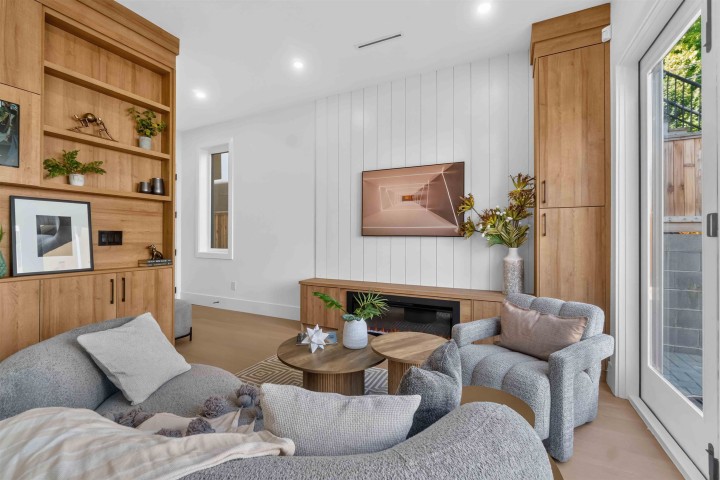 Photo 9 at 2 - 3271 E Georgia Street, Renfrew VE, Vancouver East