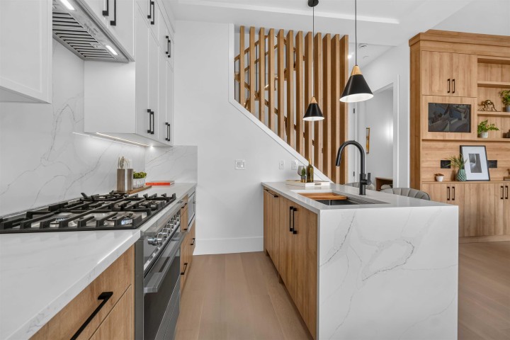 Photo 4 at 2 - 3271 E Georgia Street, Renfrew VE, Vancouver East
