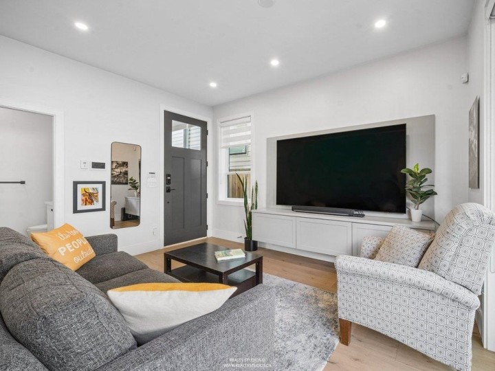 Photo 4 at 3535 E Georgia Street, Renfrew VE, Vancouver East