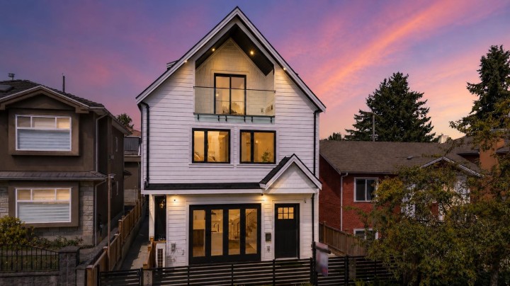 Photo 1 at 1 - 3271 E Georgia Street, Renfrew VE, Vancouver East