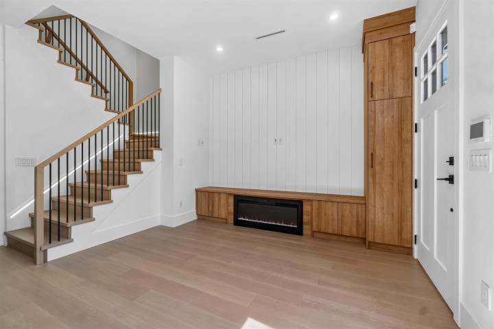 Photo 9 at 1 - 3271 E Georgia Street, Renfrew VE, Vancouver East