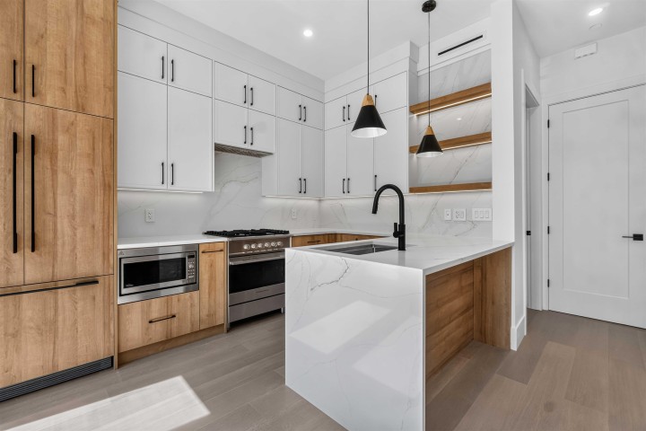 Photo 4 at 1 - 3271 E Georgia Street, Renfrew VE, Vancouver East