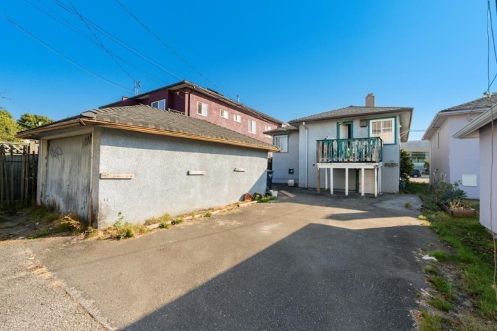 Photo 3 at 6779 Main Street, South Vancouver, Vancouver East