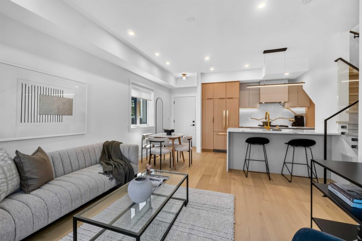 Photo 3 at 3 - 550 Kaslo Street, Renfrew VE, Vancouver East