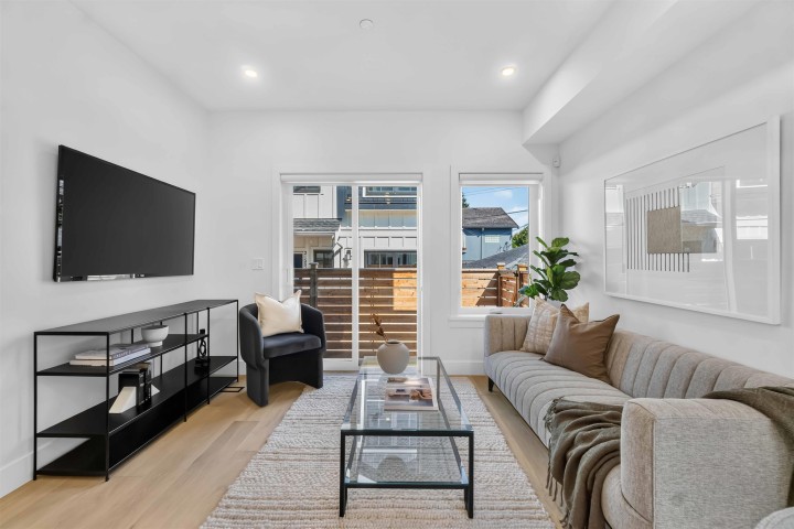 Photo 1 at 3 - 550 Kaslo Street, Renfrew VE, Vancouver East