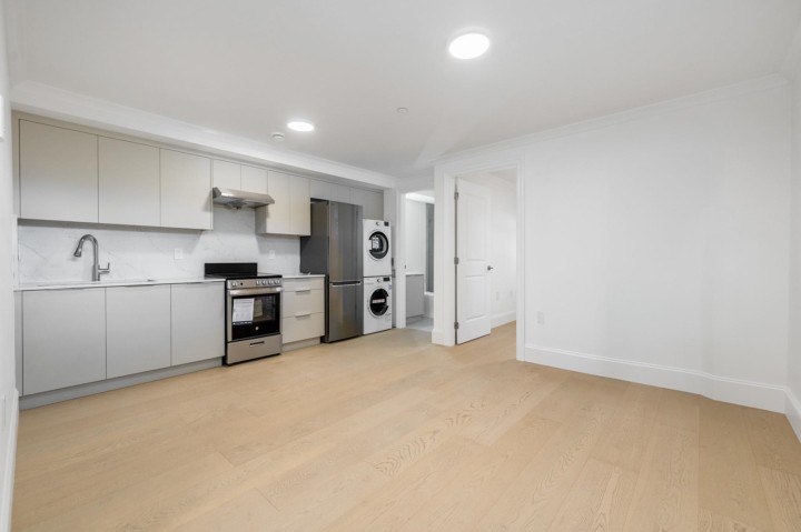 Photo 2 at 5081 Crown Avenue, Southlands, Vancouver West