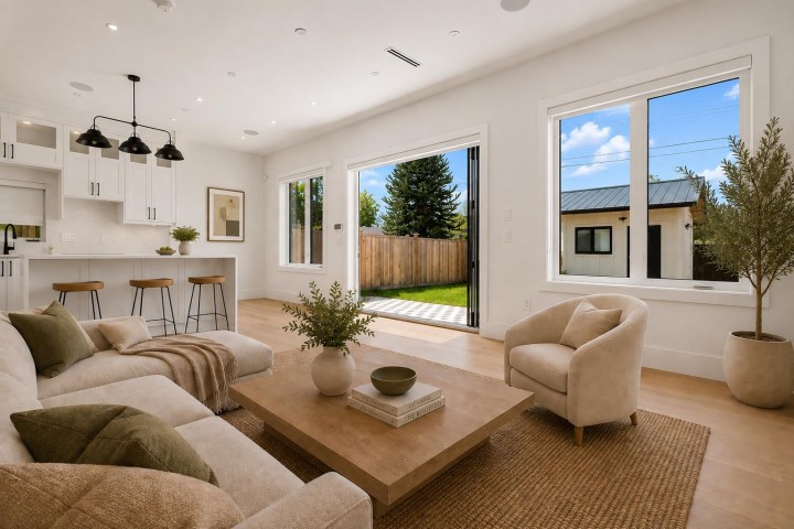 Photo 1 at 2 - 4463 Walden Street, Main, Vancouver East