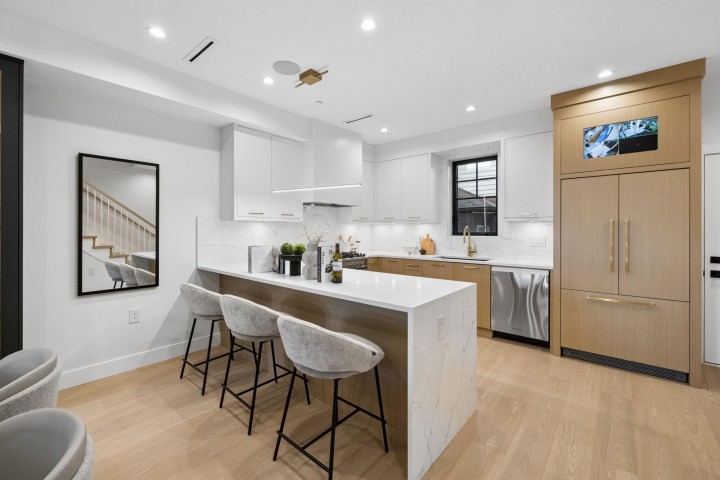 Photo 10 at 2617 Carolina Street, Mount Pleasant VE, Vancouver East