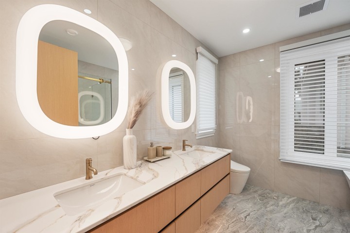 Photo 23 at 2 - 4503 W 15th Avenue, Point Grey, Vancouver West