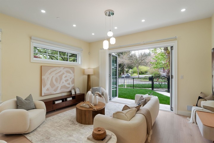 Photo 11 at 2 - 4503 W 15th Avenue, Point Grey, Vancouver West
