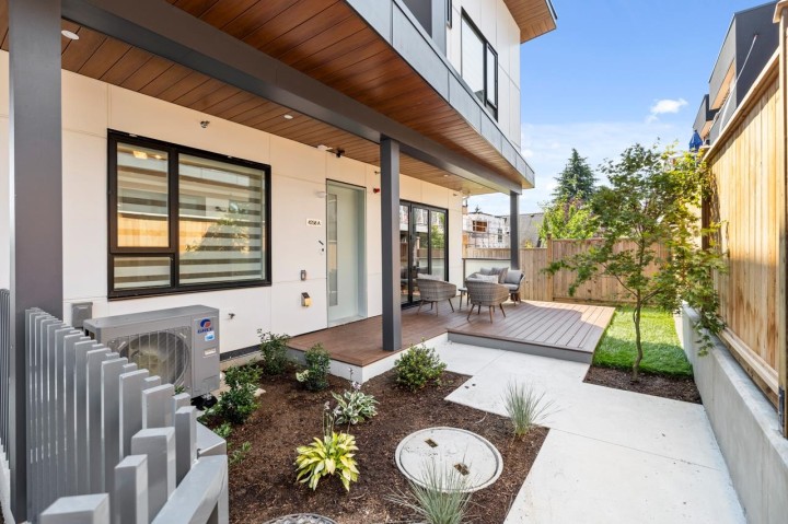 Photo 3 at A - 4258 Sophia Street, Main, Vancouver East