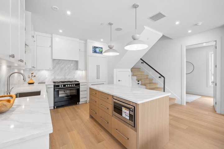 Photo 12 at A - 4260 Sophia Street, Main, Vancouver East