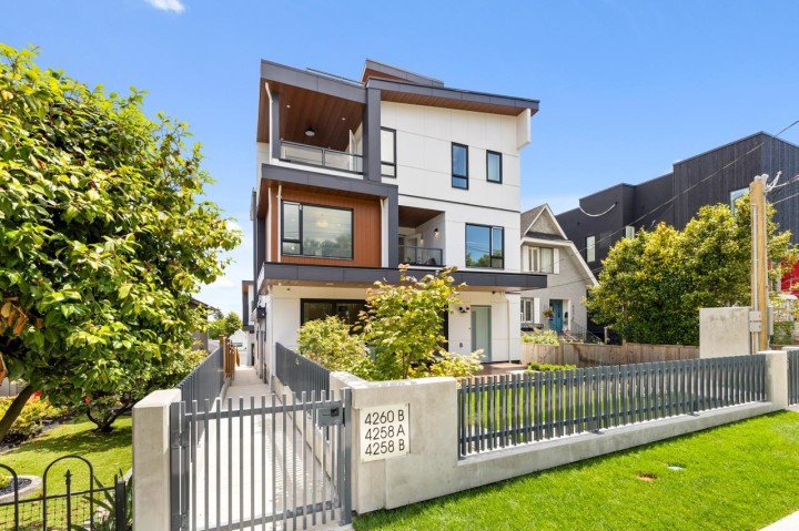 Photo 1 at B - 4260 Sophia Street, Main, Vancouver East